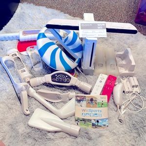 Slightly Used WII Game Console with Ultra Sensor Bar